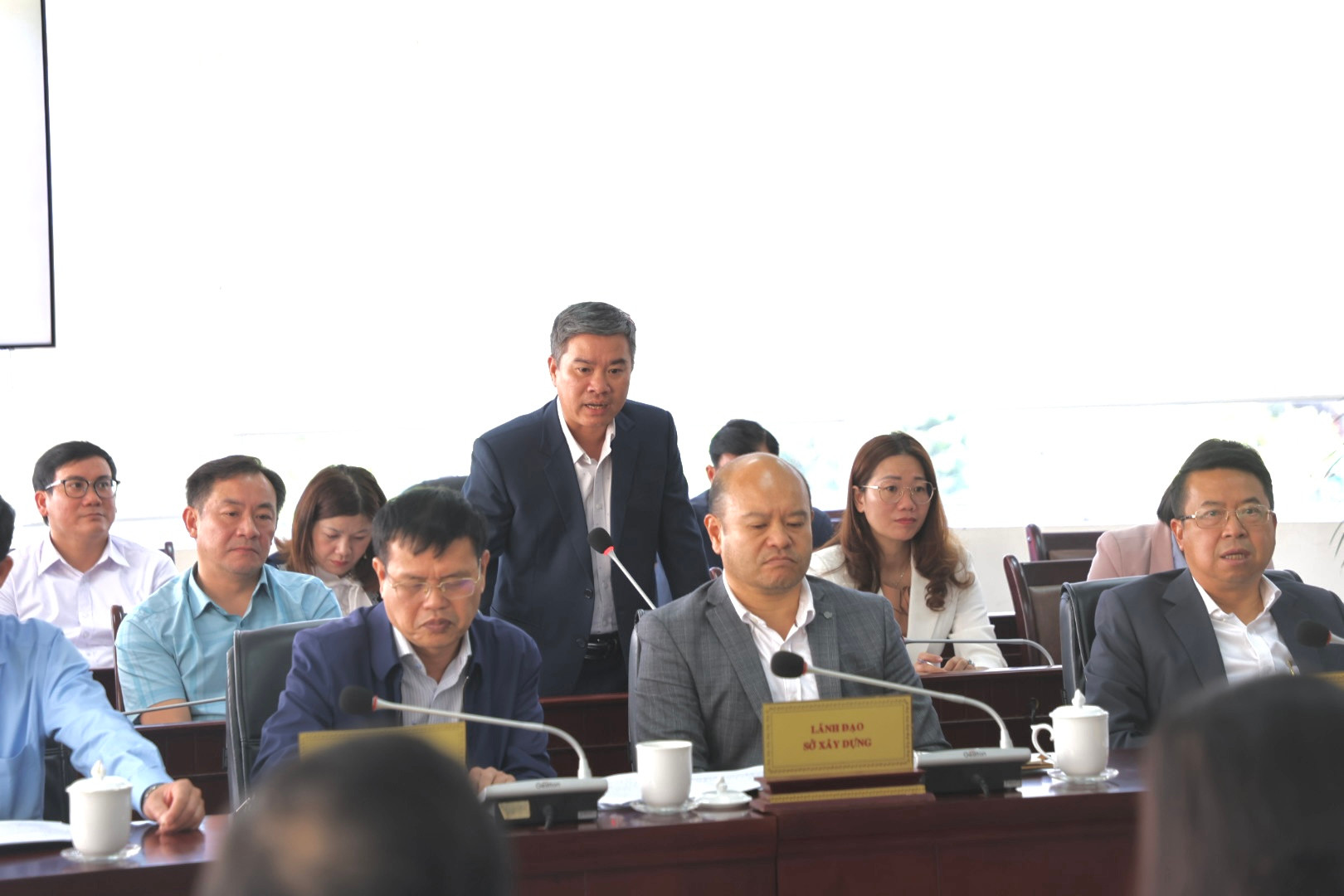 Ông Lưu Trùng Dương - Trưởng Trưởng Phòng Kinh tế ngành (Sở Tài chính), báo cáo vướng mắc đối với 203 dự án chưa triển khai...