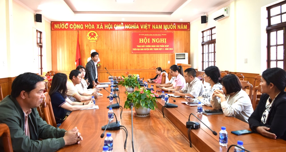 Quang cảnh hội nghị