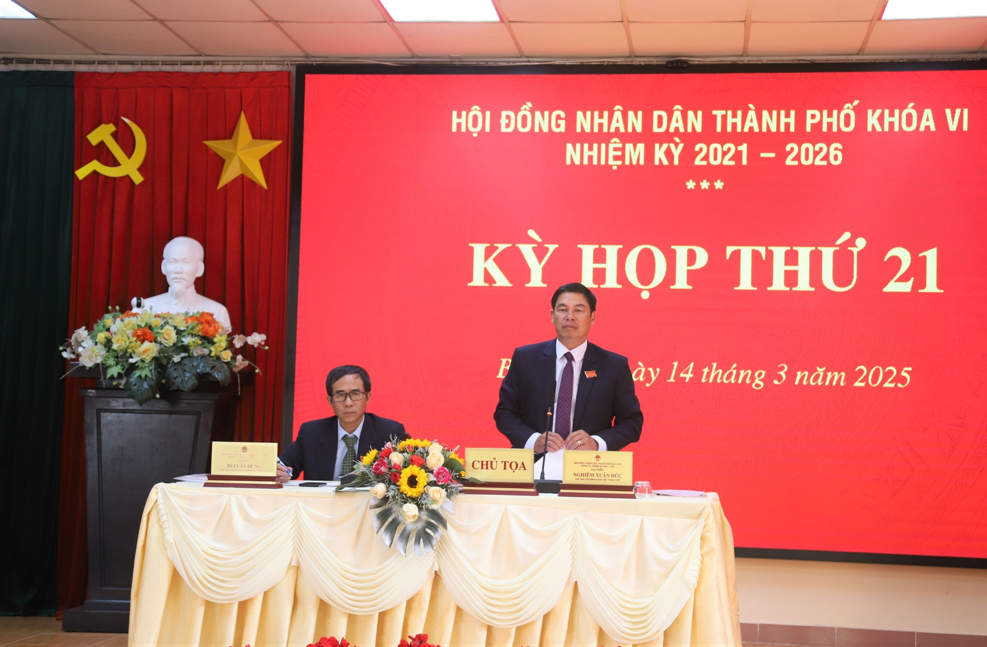Chủ tọa điều hành Kỳ họp