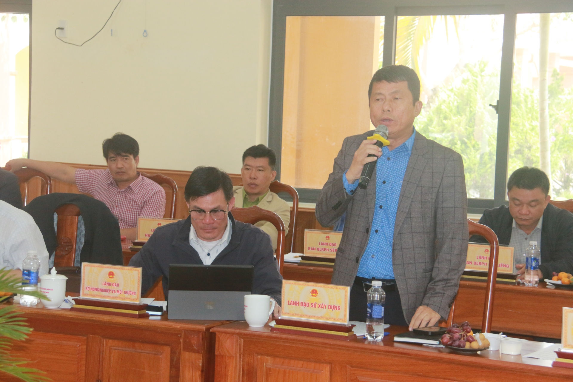 Lãnh đạo các sở, ngành phát biểu tại Hội nghị