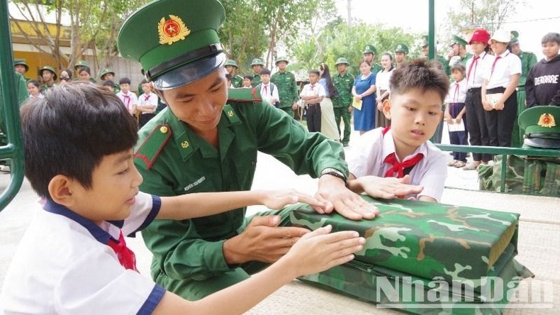 Vun đắp tình yêu Tổ quốc qua chương trình 