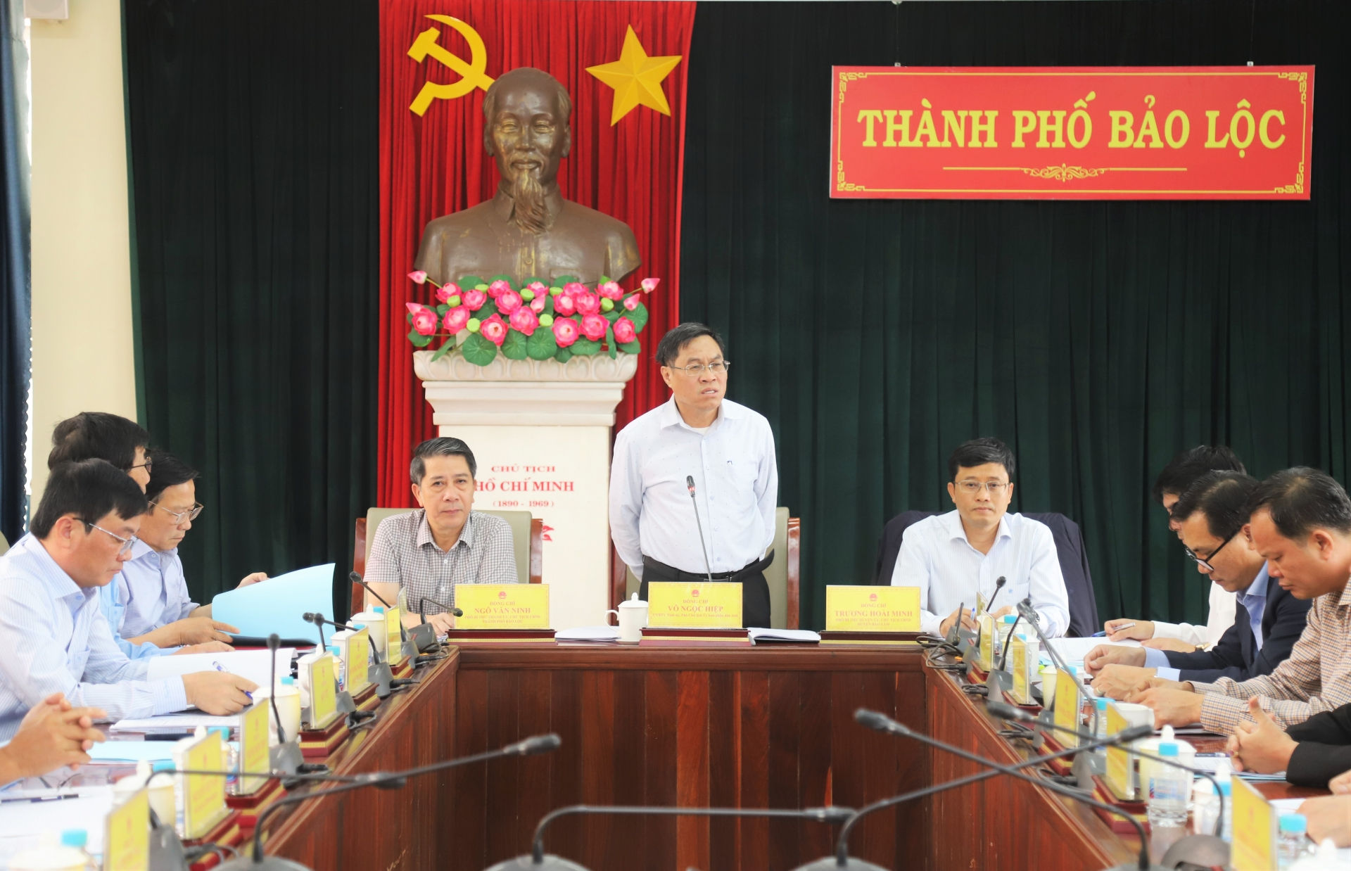 Đồng chí Võ Ngọc Hiệp - Ủy viên Ban Thường vụ Tỉnh ủy, Phó Chủ tịch UBND tỉnh quát triệt các nội dung tại buổi làm việc.