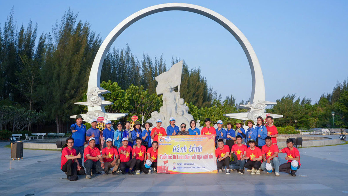 Tuổi trẻ huyện Di Linh tổ chức Hành trình đến với địa chỉ đỏ tại Khu tưởng niệm Chiến sĩ Gạc Ma