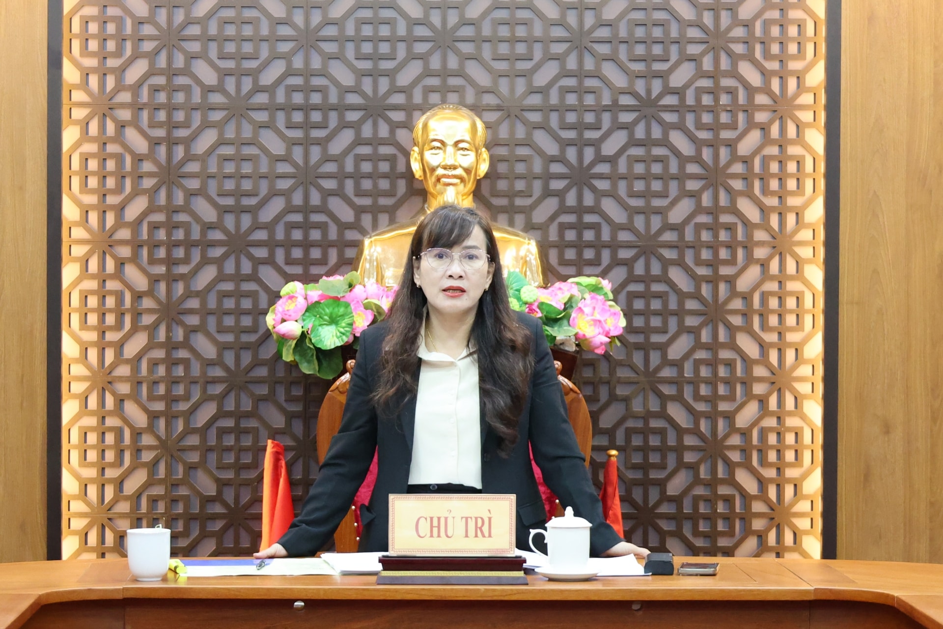 đồng chí Phạm Thị Hồng Hải – Phó Trưởng Ban Thường trực Ban Tuyên giáo và Dân vận Tỉnh ủy chủ trì hội nghị