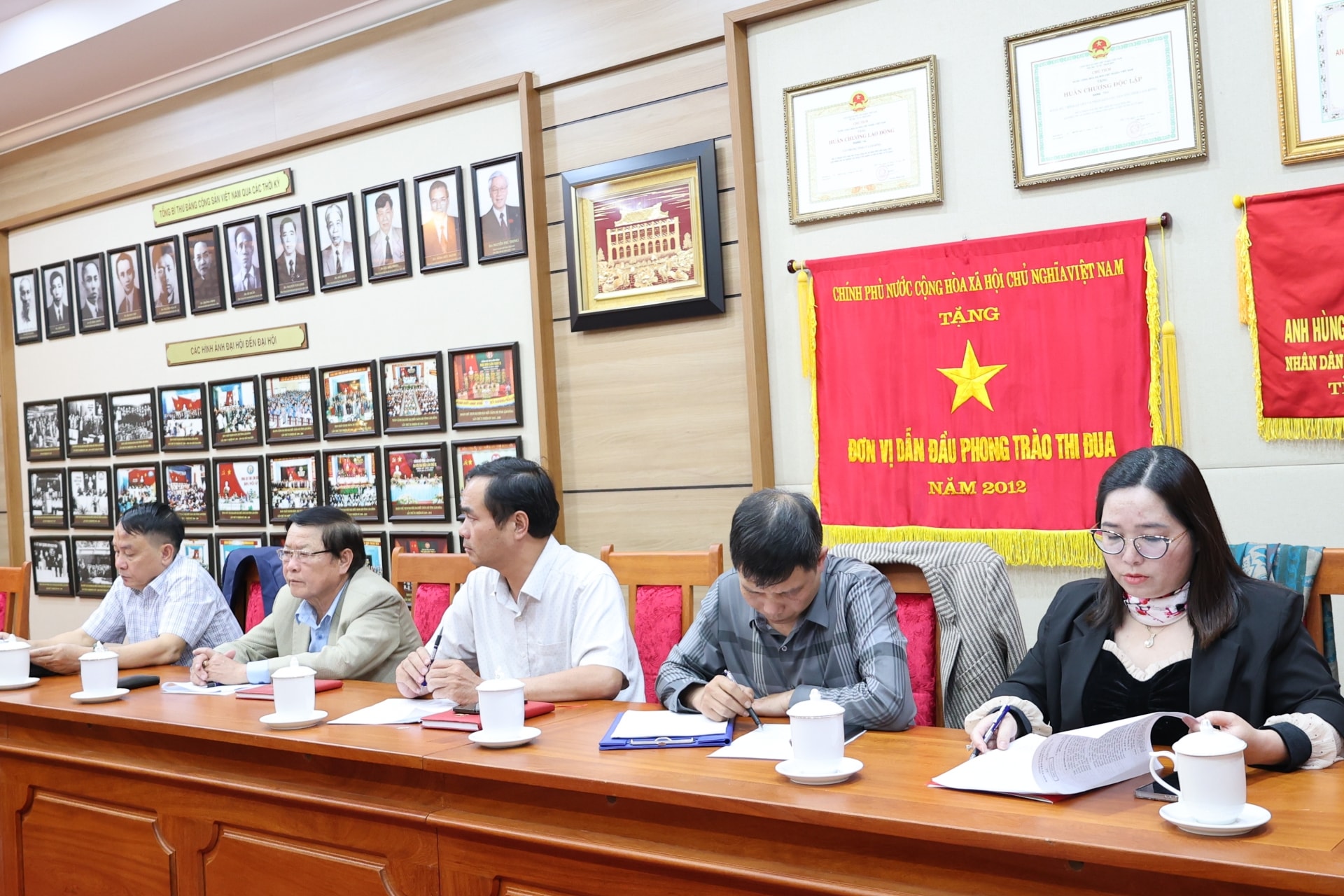 Các đại biểu tham dự hội nghị