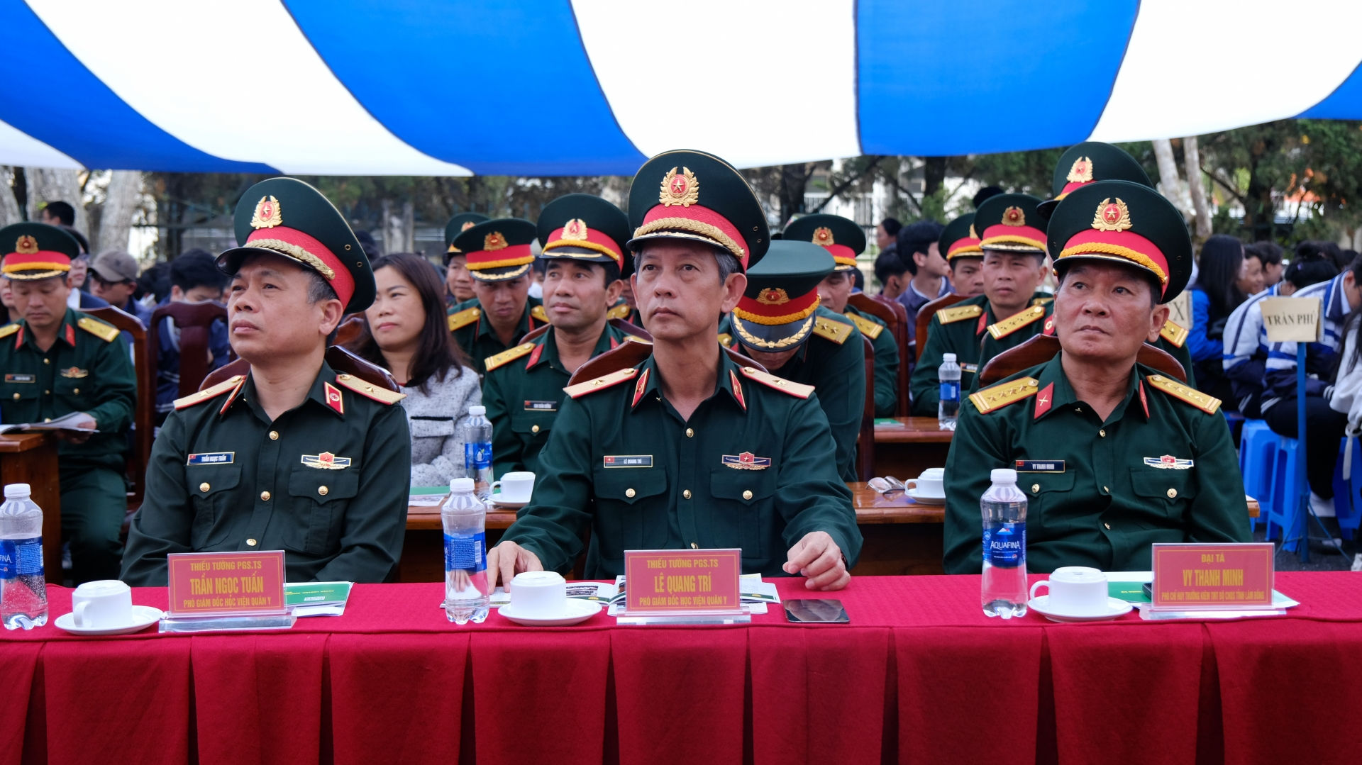 Các đồng chí thủ trưởng Học viện Quân y và Bộ CHQS tỉnh dự buổi tuyên truyền, hướng nghiệp, tuyển sinh quân sự vào Học viện Quân y