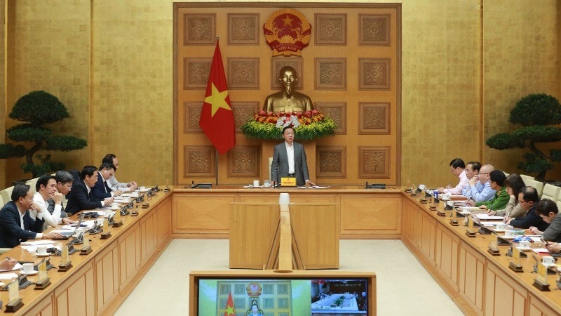 Phó Thủ tướng Trần Hồng Hà chủ trì cuộc họp về các giải pháp xử lý ô nhiễm không khí tại các địa phương. (Ảnh: TTXVN)