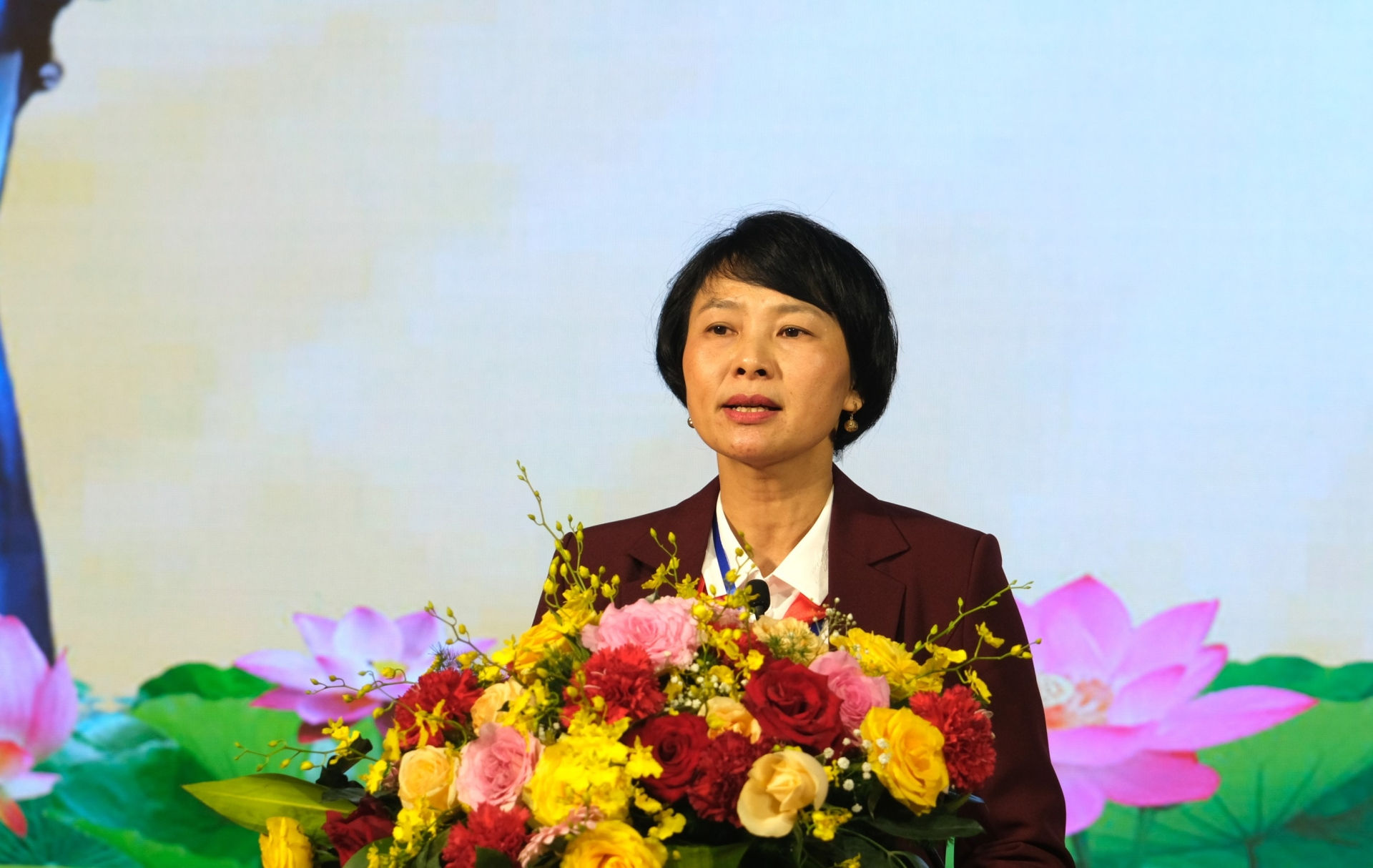 đồng chí Phạm Thị Phúc - Phó Bí thư Thường trực Tỉnh ủy, Chủ tịch HĐND tỉnh phát biểu chúc mừng Đại hội