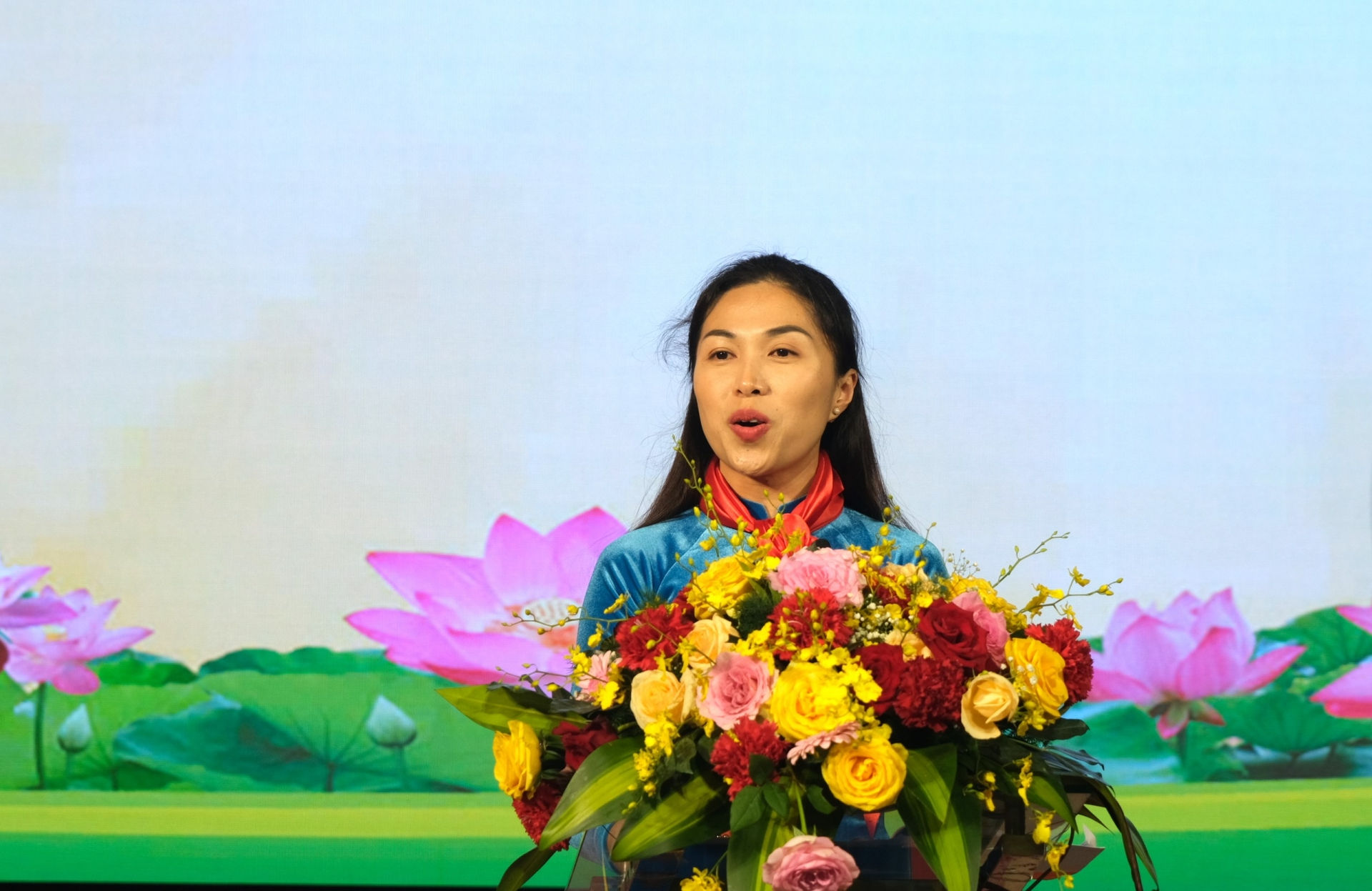 Chị Trần Diệp Mỹ Dung - Phó Bí thư Tỉnh Đoàn, Chủ tịch Hội đồng Đội tỉnh phát biểu khai mạc Đại hội