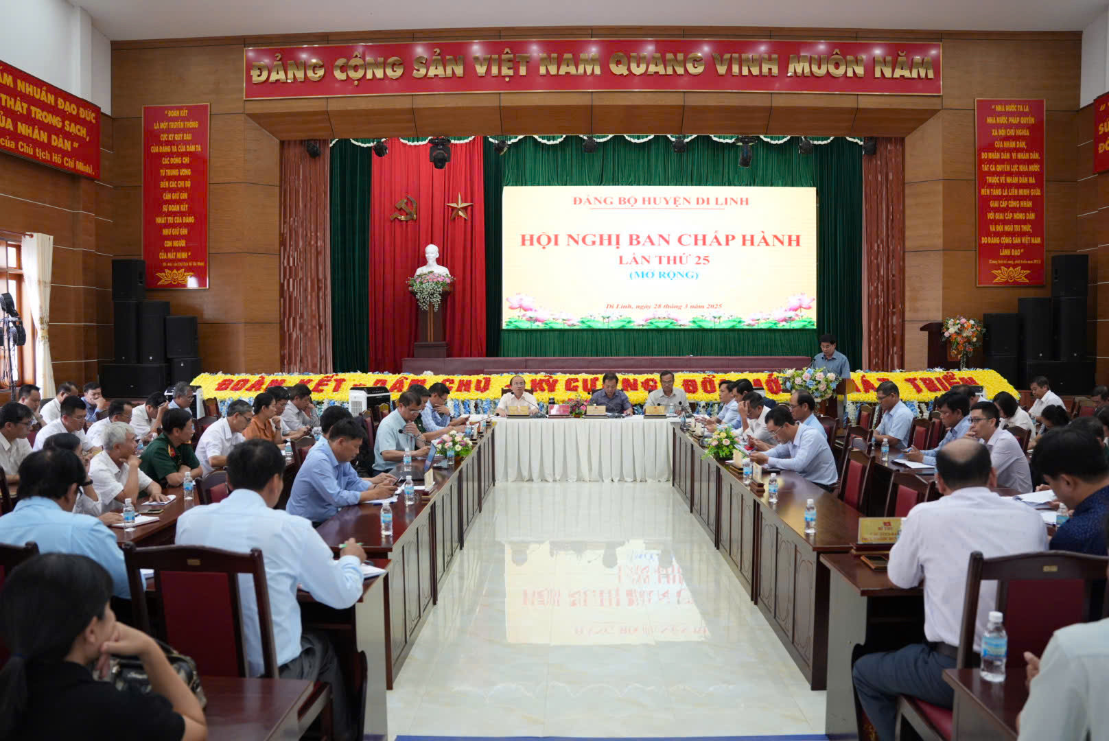 Quang cảnh Hội nghị