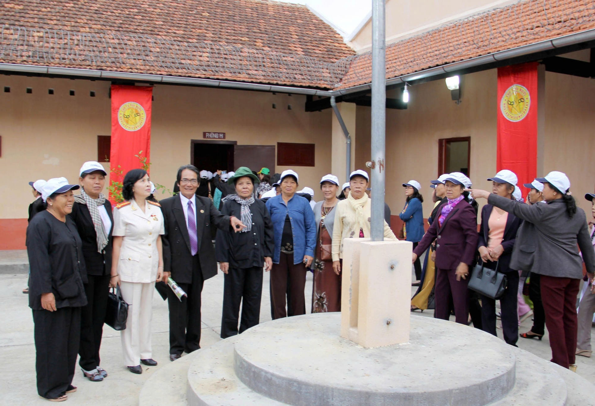 Các cựu tù nhân thiếu nhi thăm lại Nhà lao thiếu nhi xưa