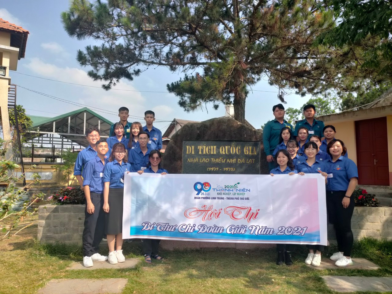 Thế hệ trẻ về nguồn di tích