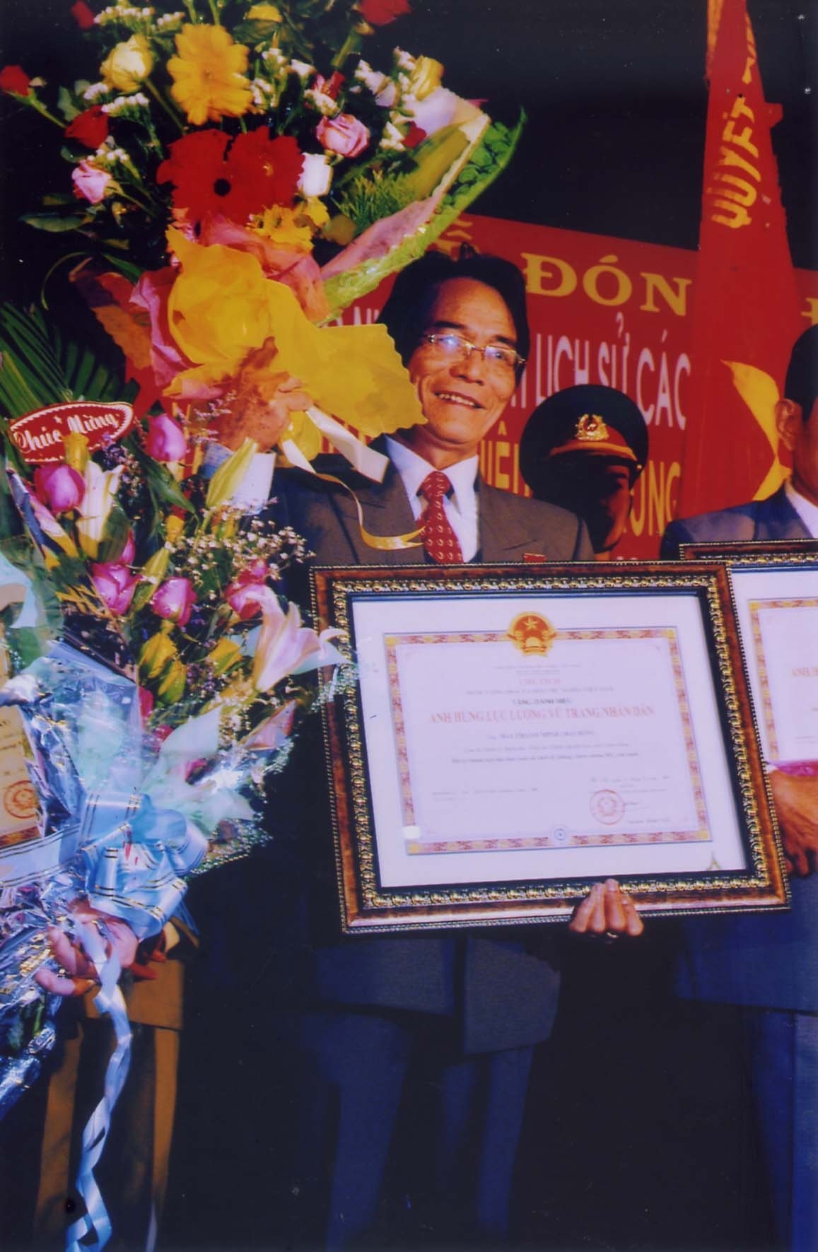 Ông Mai Thanh Minh trong ngày nhận Danh hiệu cao quý Anh hùng lực lượng vũ trang nhân dân
