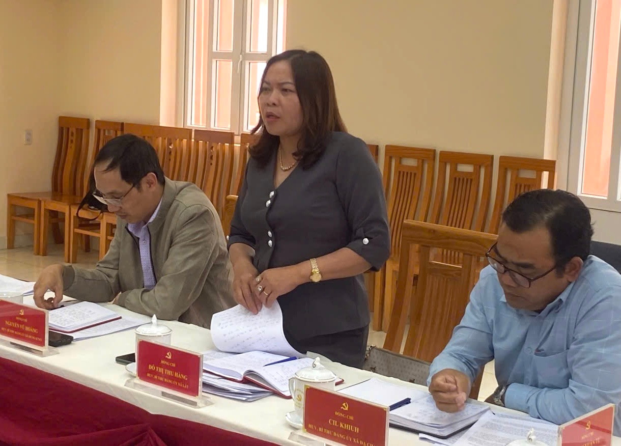 Đại biểu đóng góp ý kiến tại hội nghị