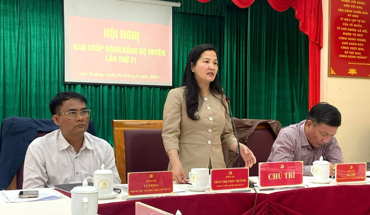 Bí thư Huyện ủyTrần Thị Chúc Quỳnh