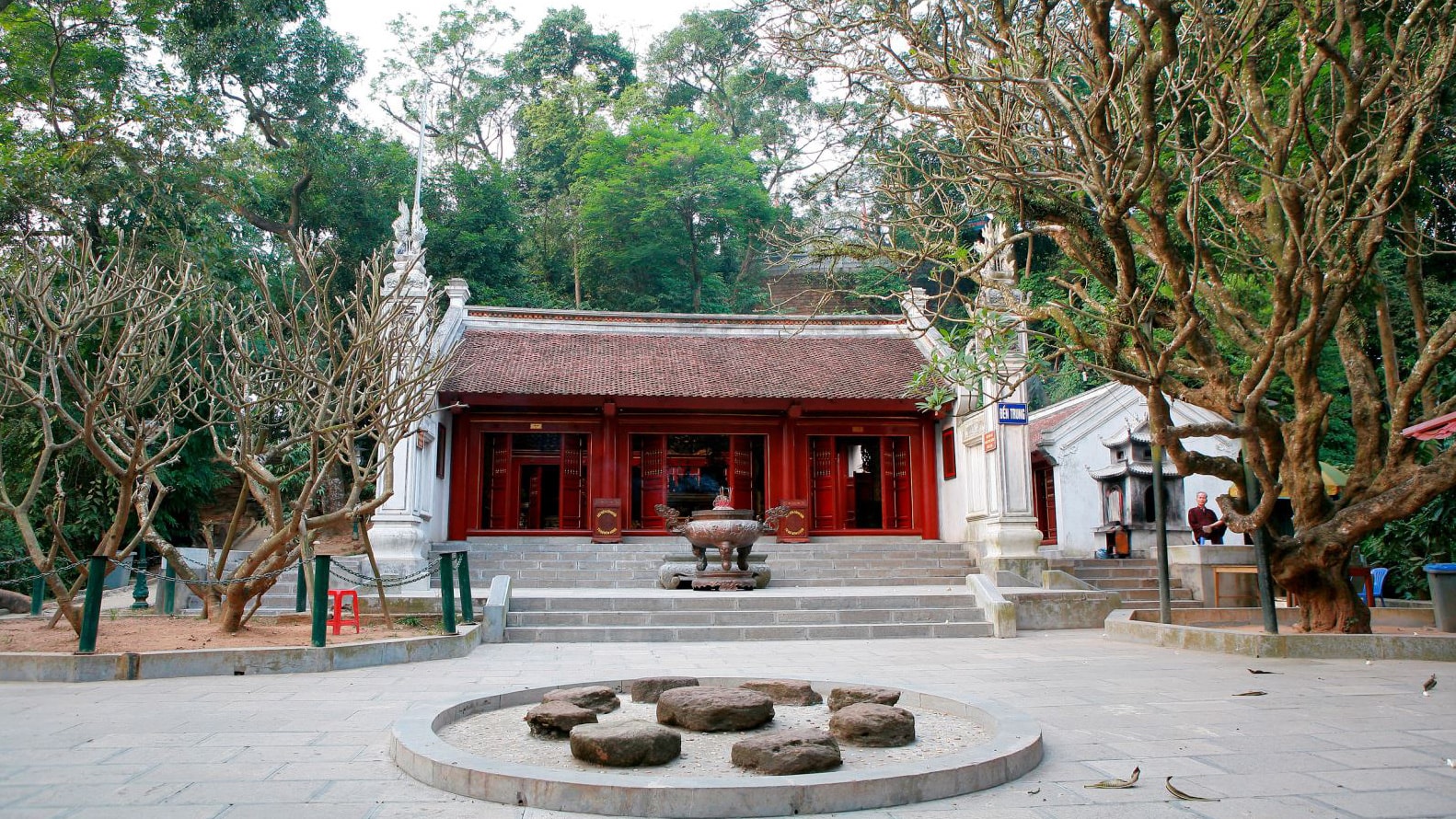 Đền Trung