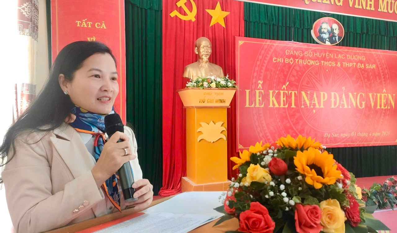 Bí thư Huyện ủy Lạc Dương TRần Thị Chcu1 