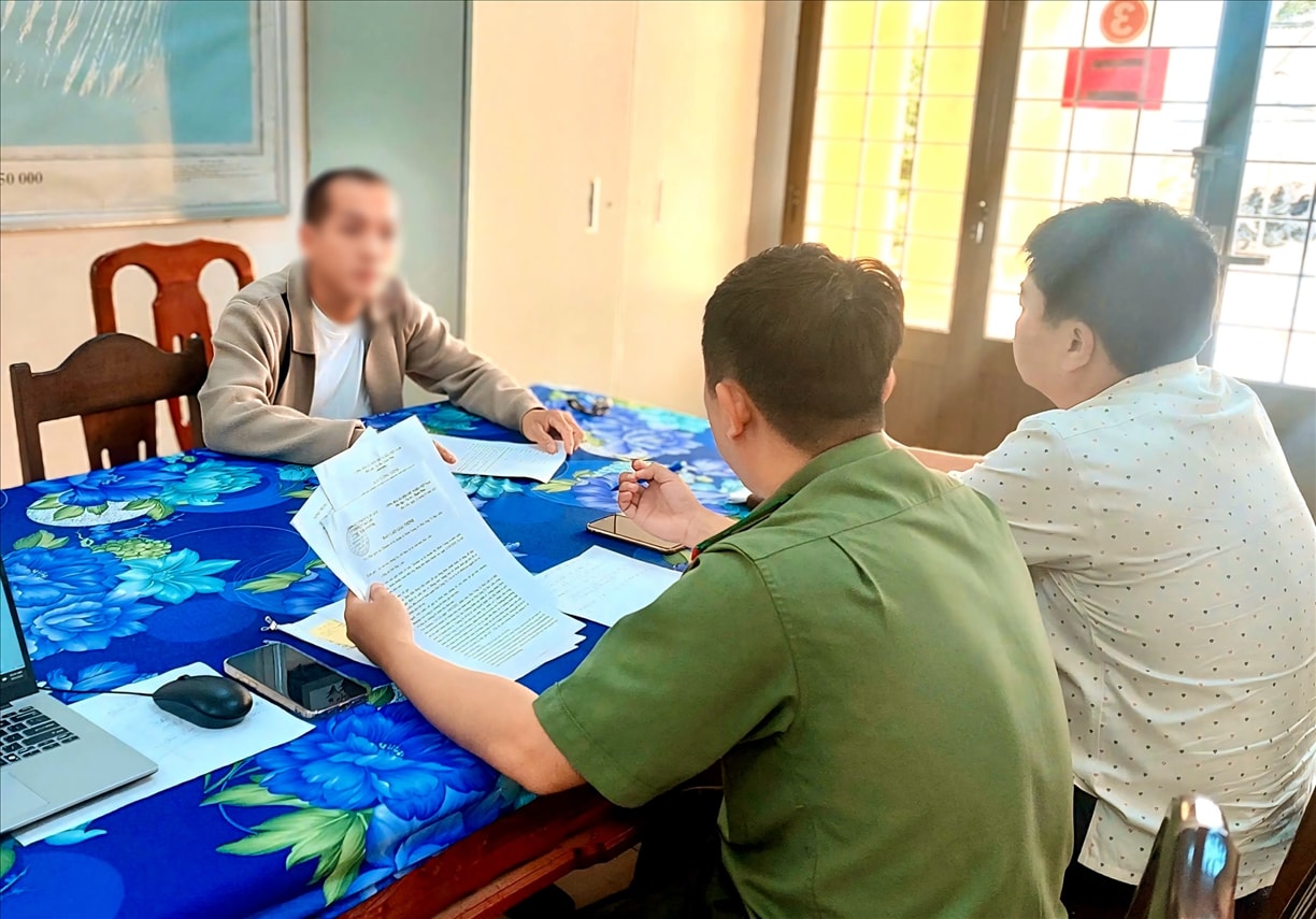 Phòng An ninh mạng và phòng chống tội phạm sử dụng công nghệ cao, Công an tỉnh Bạc Liêu làm việc đối với Võ Minh Trung.