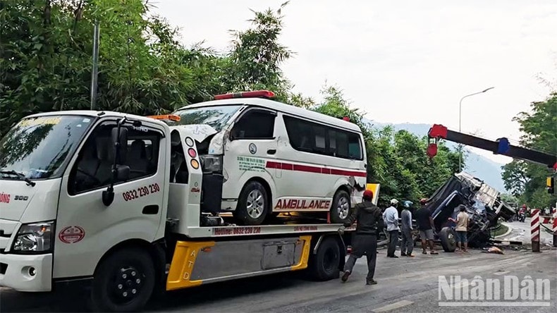 Nguyên nhân ban đầu vụ 4 ô-tô va chạm trên đèo Bảo Lộc ảnh 2