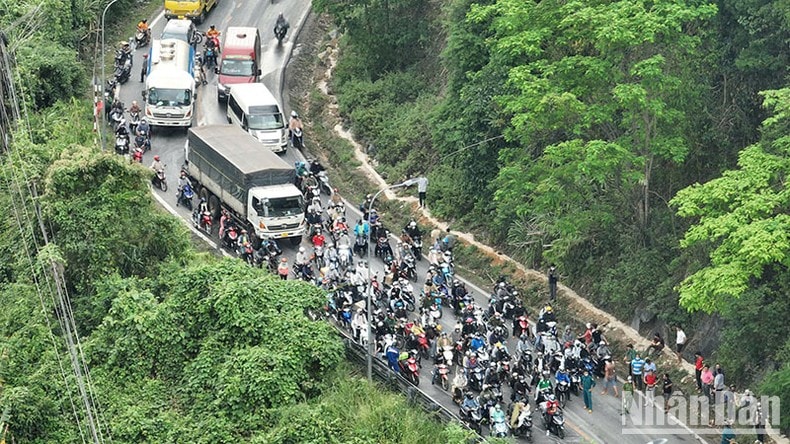 Nguyên nhân ban đầu vụ 4 ô-tô va chạm trên đèo Bảo Lộc ảnh 3