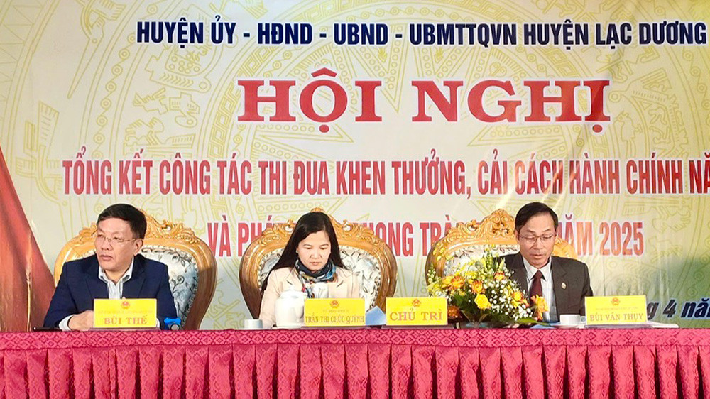 Chủ trì hội nghị