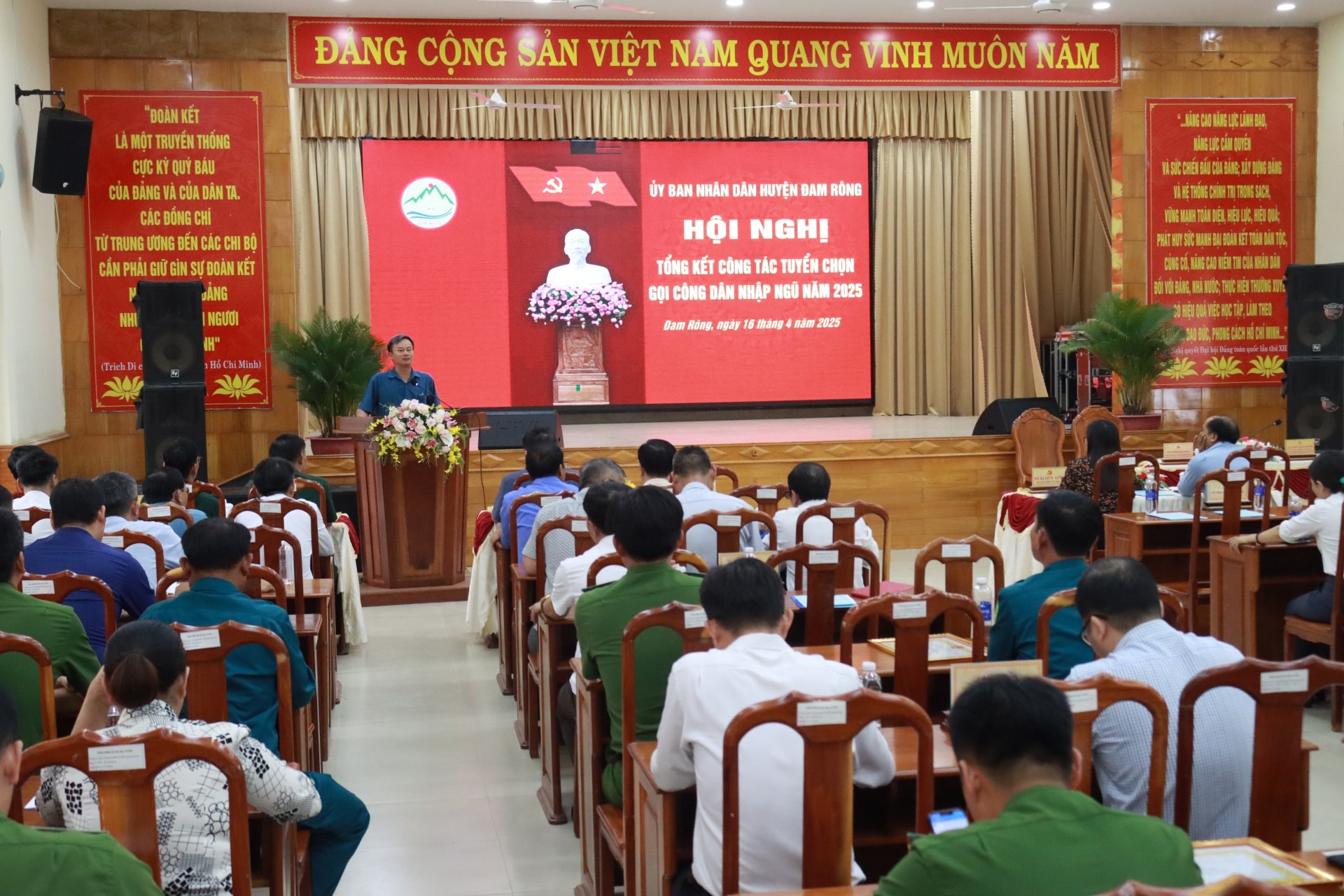 Quang cảnh Hội nghị