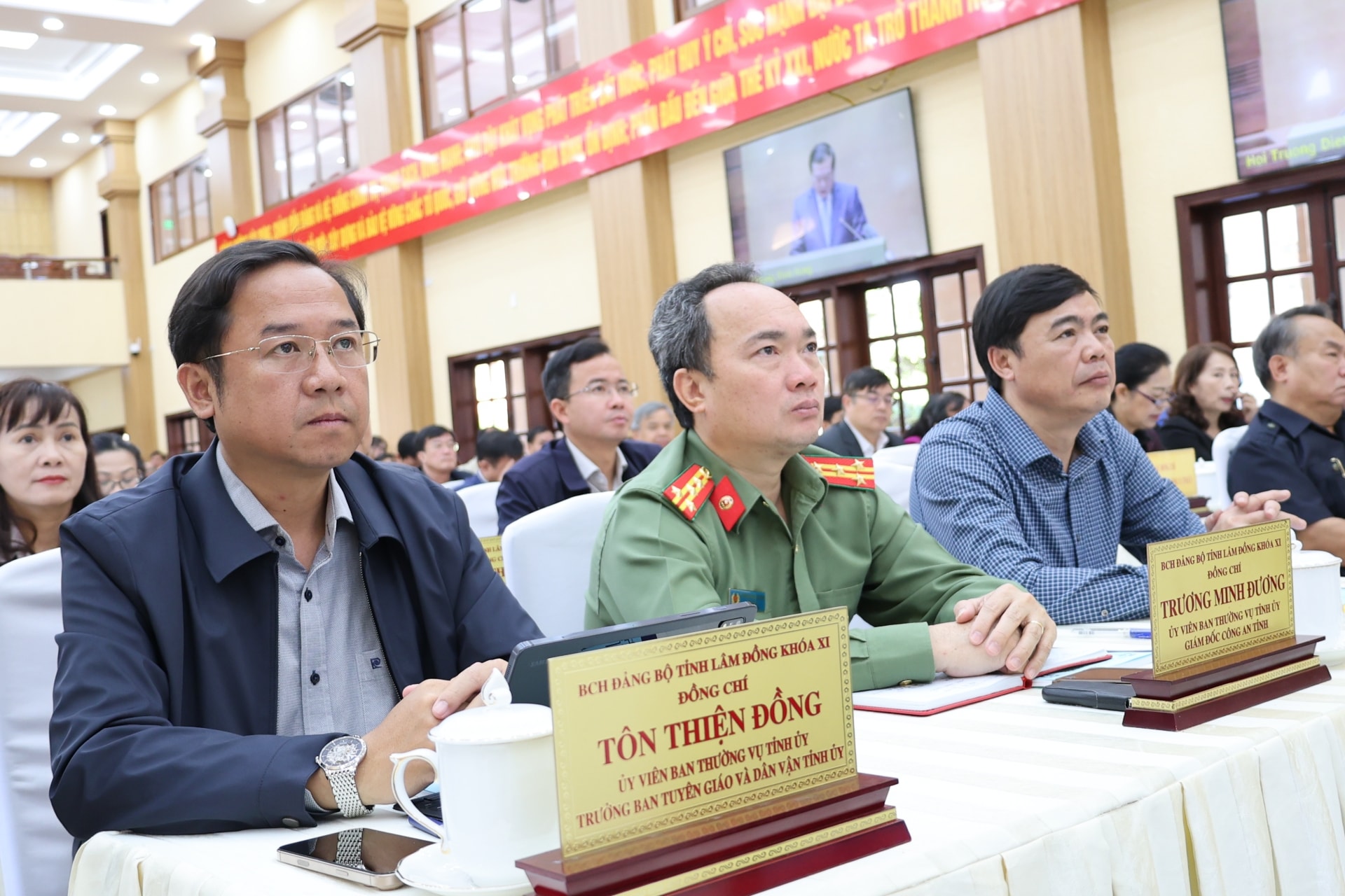 Các đồng chí Ủy viên Ban Thường vụ Tỉnh ủy