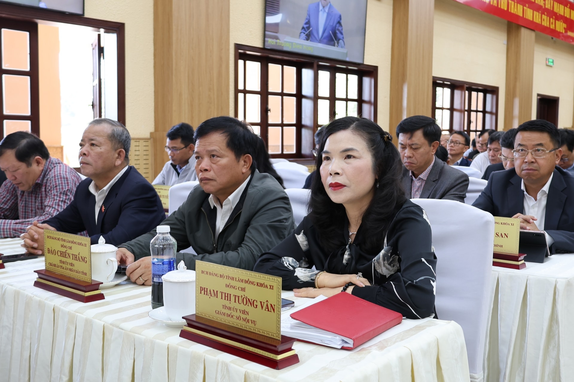 Lãnh đạo các sở, ngành