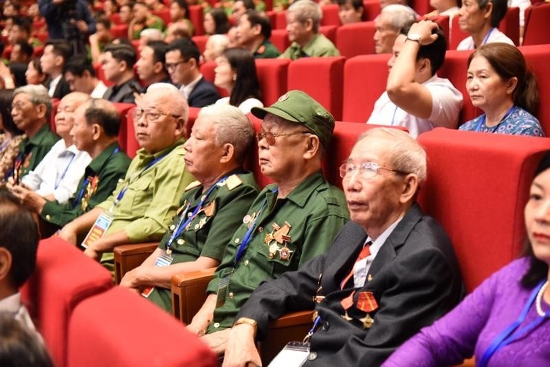 Ưu tiên thực hiện chế độ cho người có công nhân Kỷ niệm 50 năm ngày Giải phóng