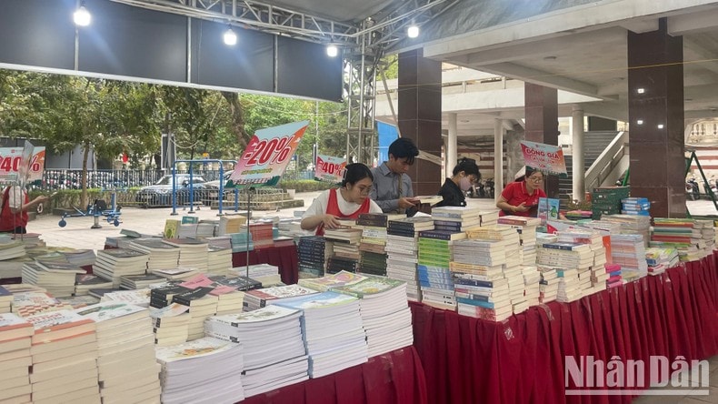 Nhiều hoạt động chào mừng Ngày Sách và Văn hóa đọc Việt Nam ảnh 2
