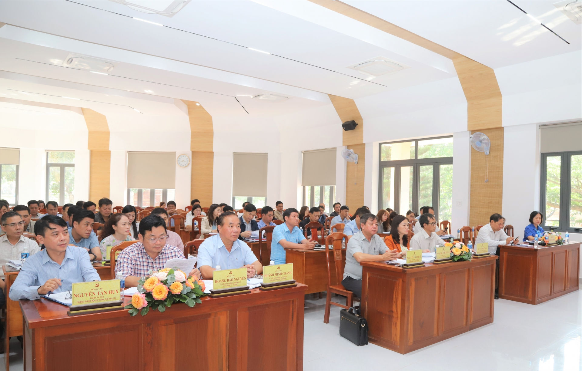 Các đại biểu dự Hội nghị
