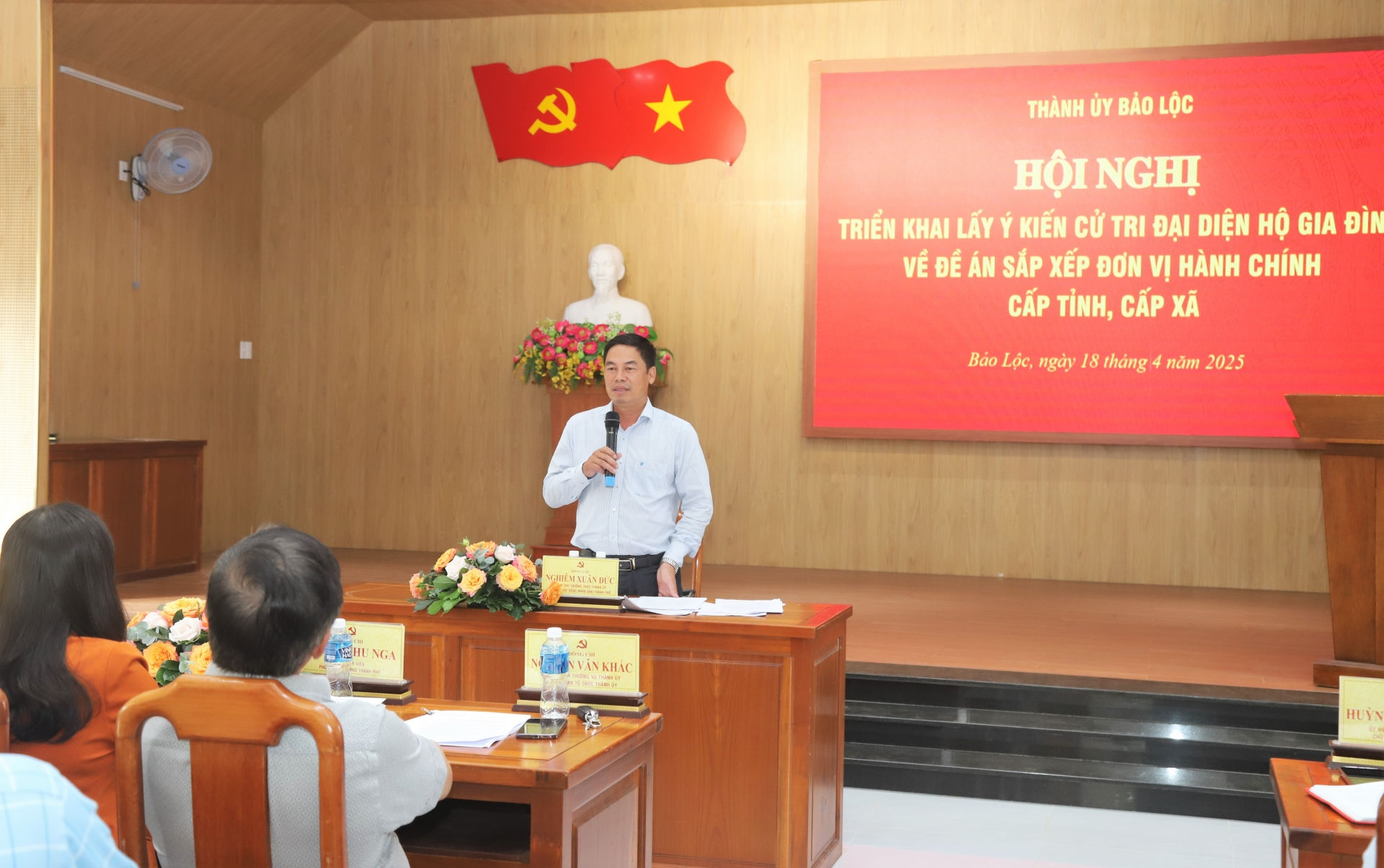 Đồng chí Nghiêm Xuân Đức - Phó Bí thư Thường trực Thành ủy, Chủ tịch HĐND TP Bảo Lộc phát biểu chỉ đạo tại Hội nghị