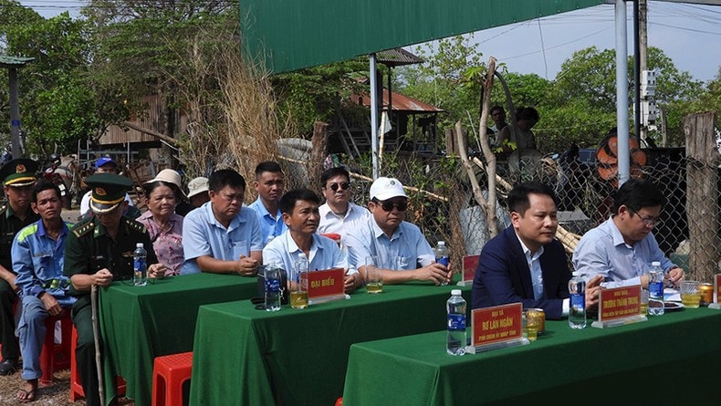Khởi công xây nhà Đại đoàn kết tặng hộ nghèo vùng biên giới Đắk Lắk ảnh 1