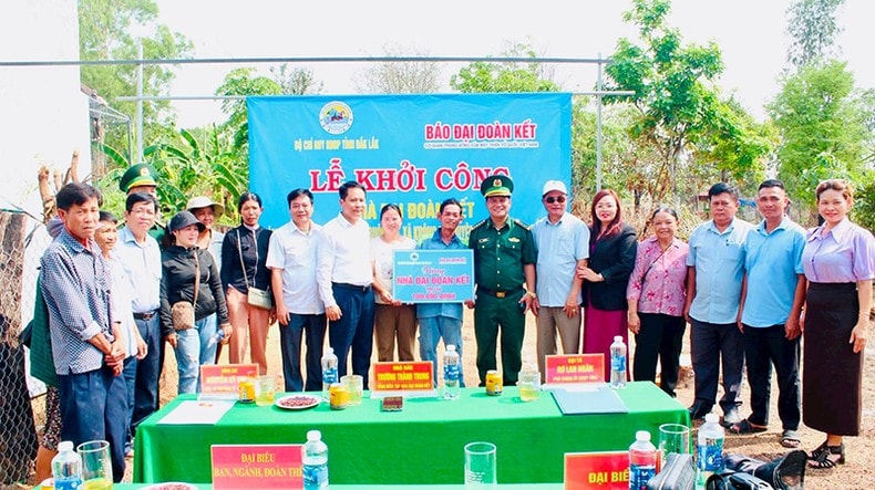 Khởi công xây nhà Đại đoàn kết tặng hộ nghèo vùng biên giới Đắk Lắk ảnh 5