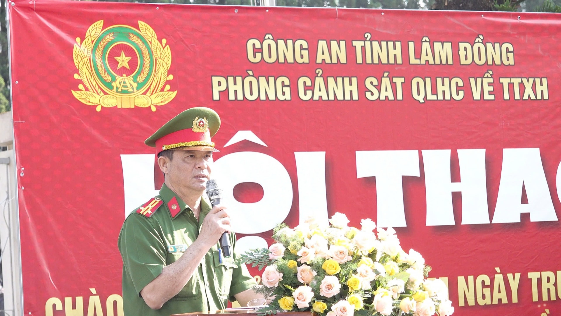 Thượng tá Trần Quốc Hội - Trưởng phòng Cảnh sát QLHC về TTXH phát biểu