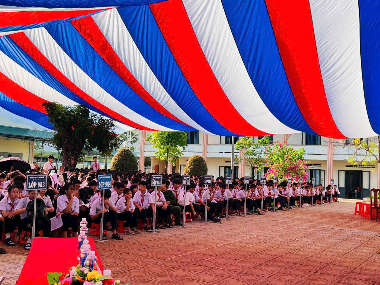 Các em học sinh tham gia Ngày sách và Văn hóa đọc Việt Nam lần thứ IV năm 2025