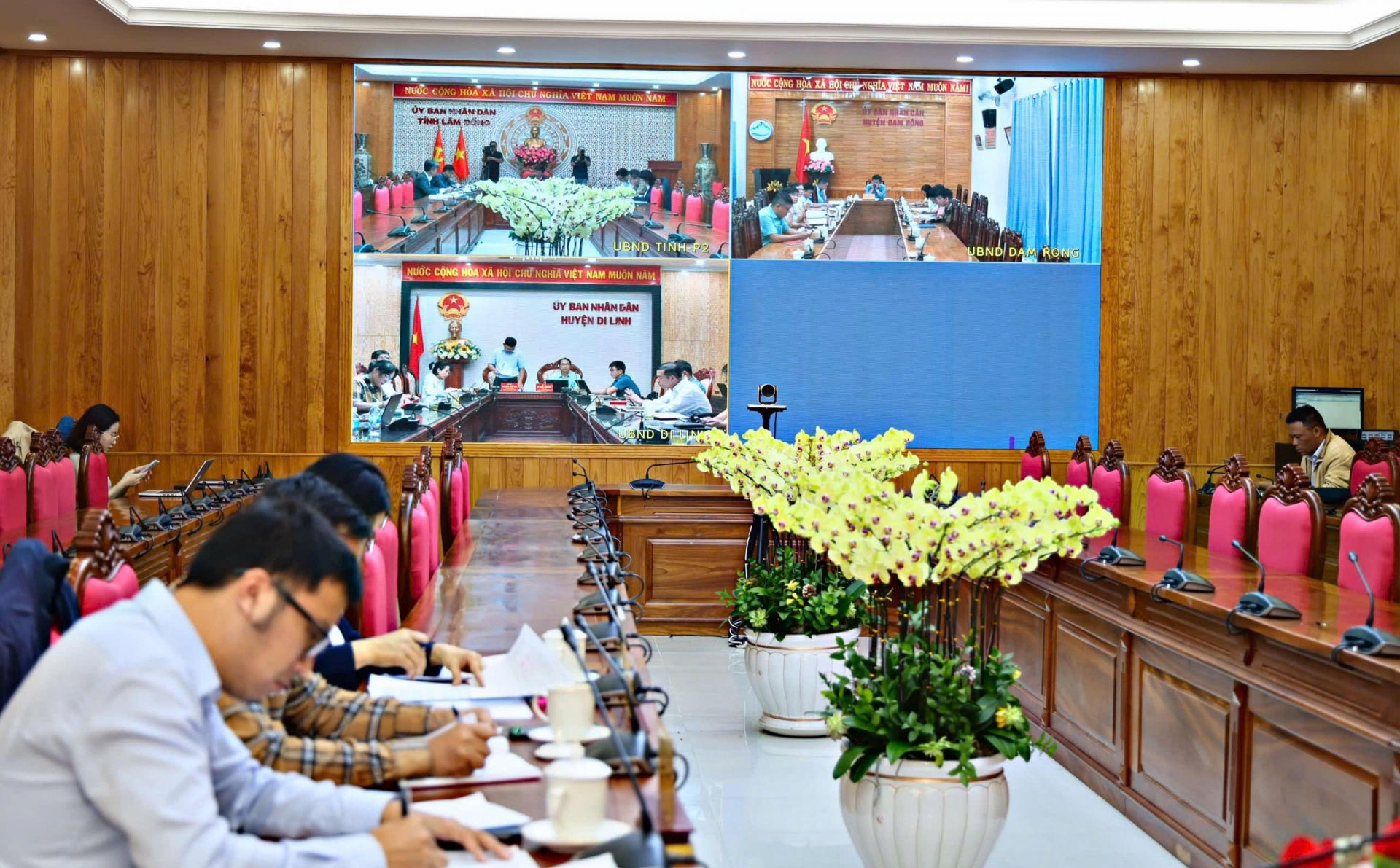 Buổi làm việc trực tuyến giữa Phó Chủ tịch UBND tỉnh và lãnh đạo 2 huyện Di Linh, Đam Rông