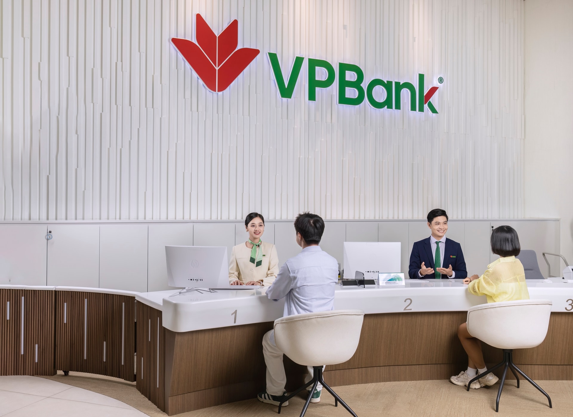 Tăng trưởng đồng bộ ở cả tín dụng và huy động VPBank sẵn sàng hiện thực hóa kế hoạch kinh doanh năm 2025