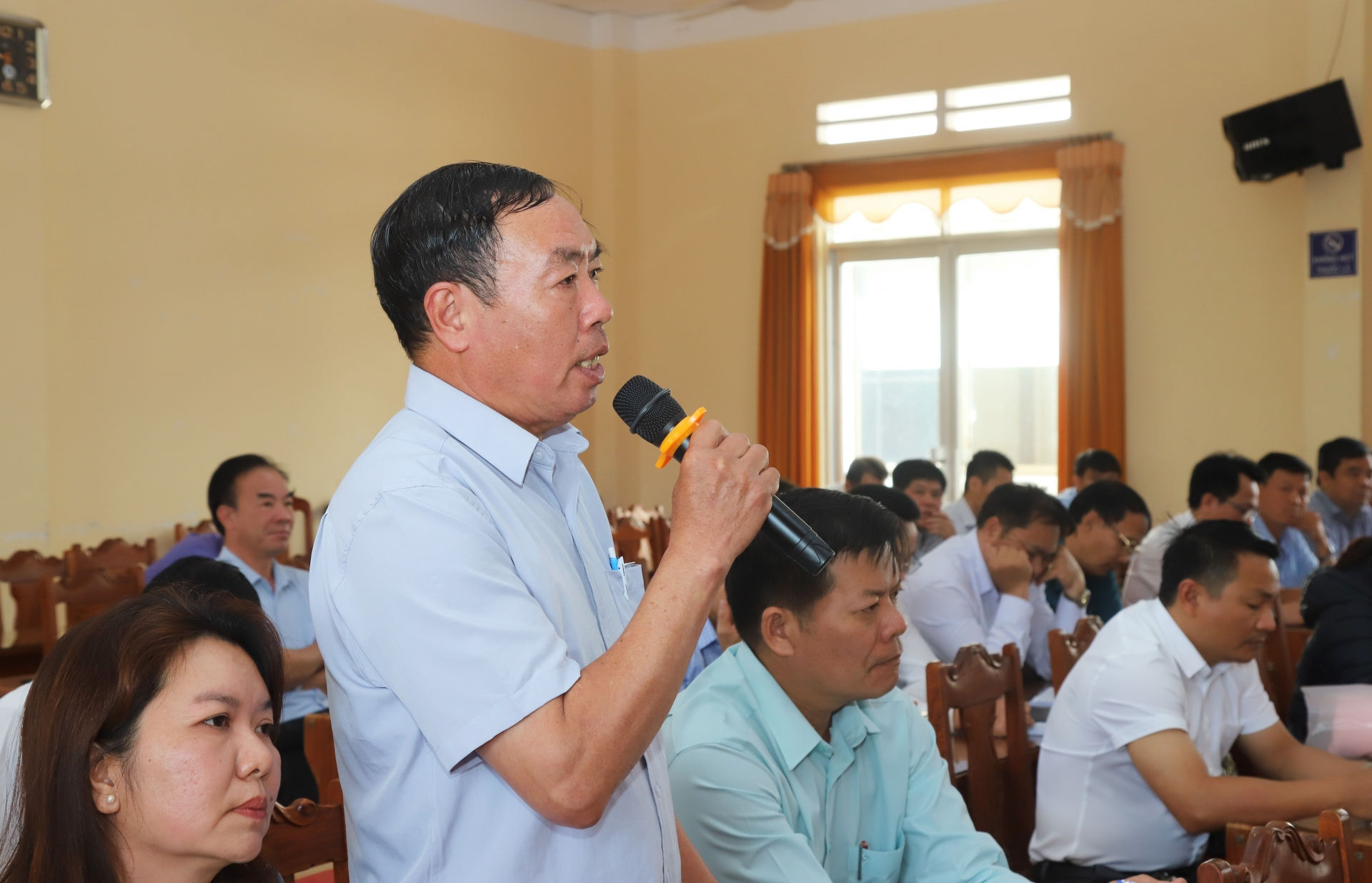Đại biểu đóng góp ý kiến tại Hội nghị