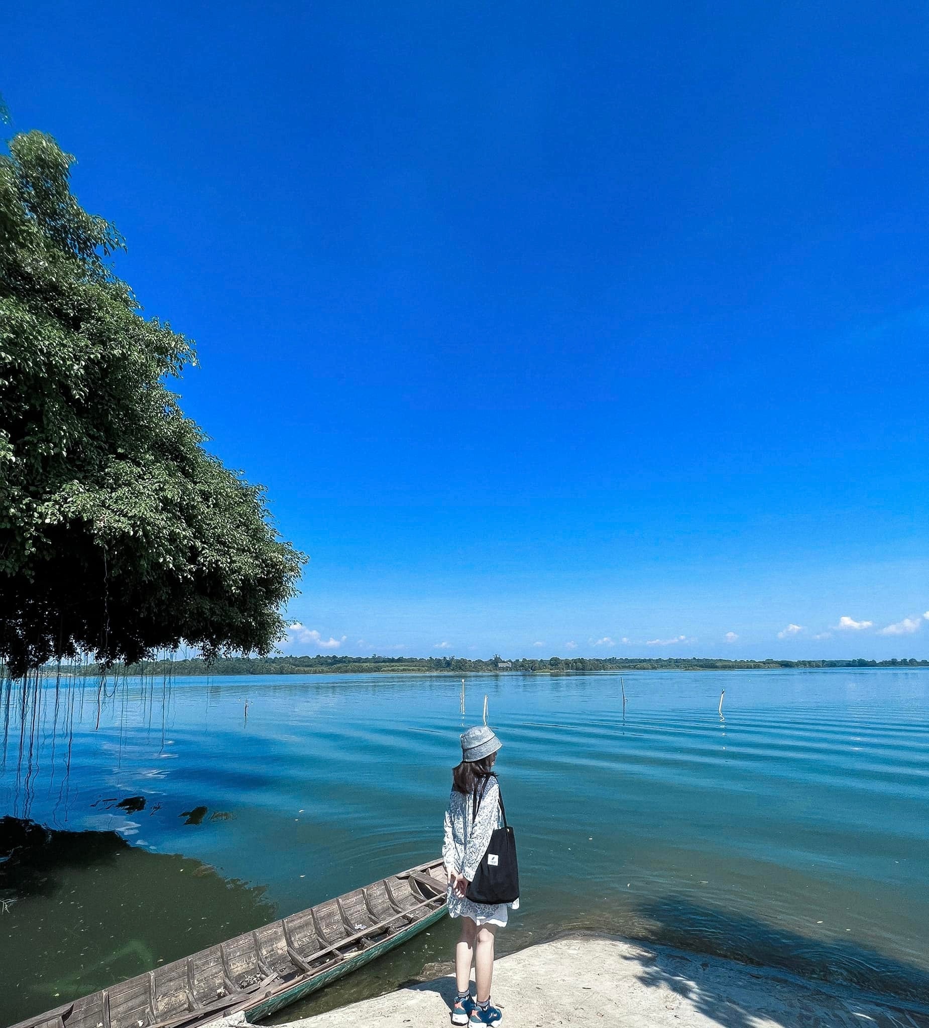 Hồ Trị An Đây là địa điểm lý tưởng cho những ai yêu thích cắm trại, dã ngoại và câu cá. (Ảnh: Phương Quỳnh)