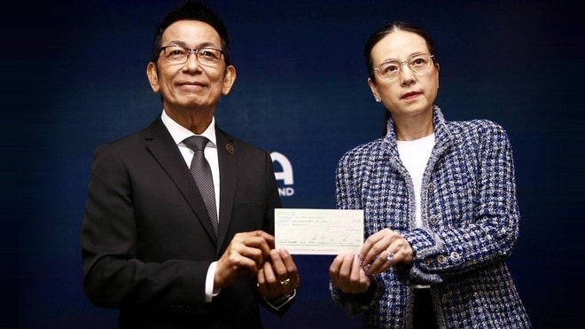 Bà Madam Pang phải “chạy ngược xuôi” để cứu FAT. madam-3.jpg