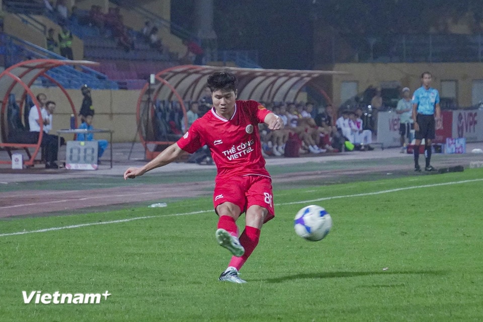 Tạt cánh là 