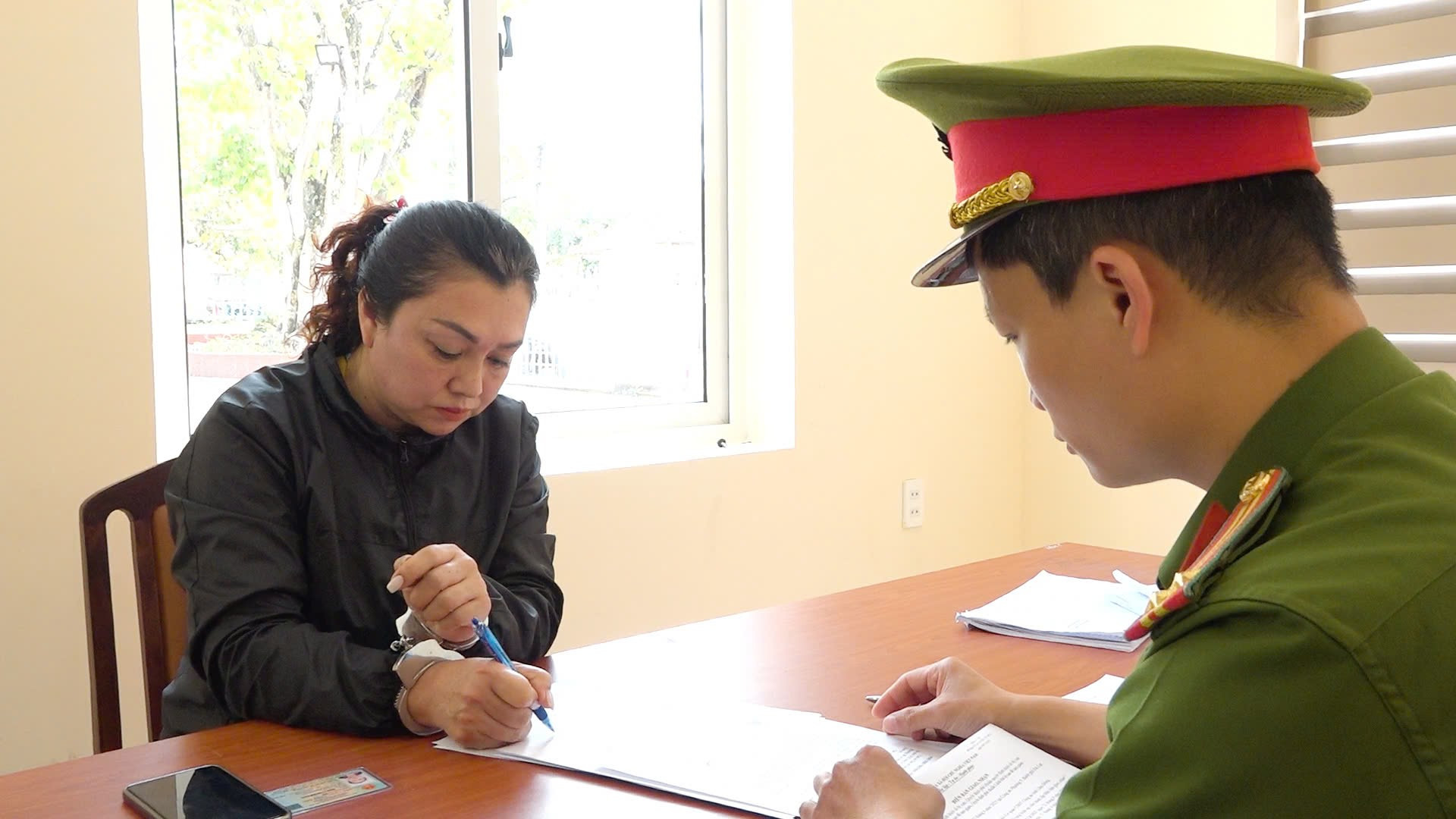 đối với Lê Thị Kim Phượn