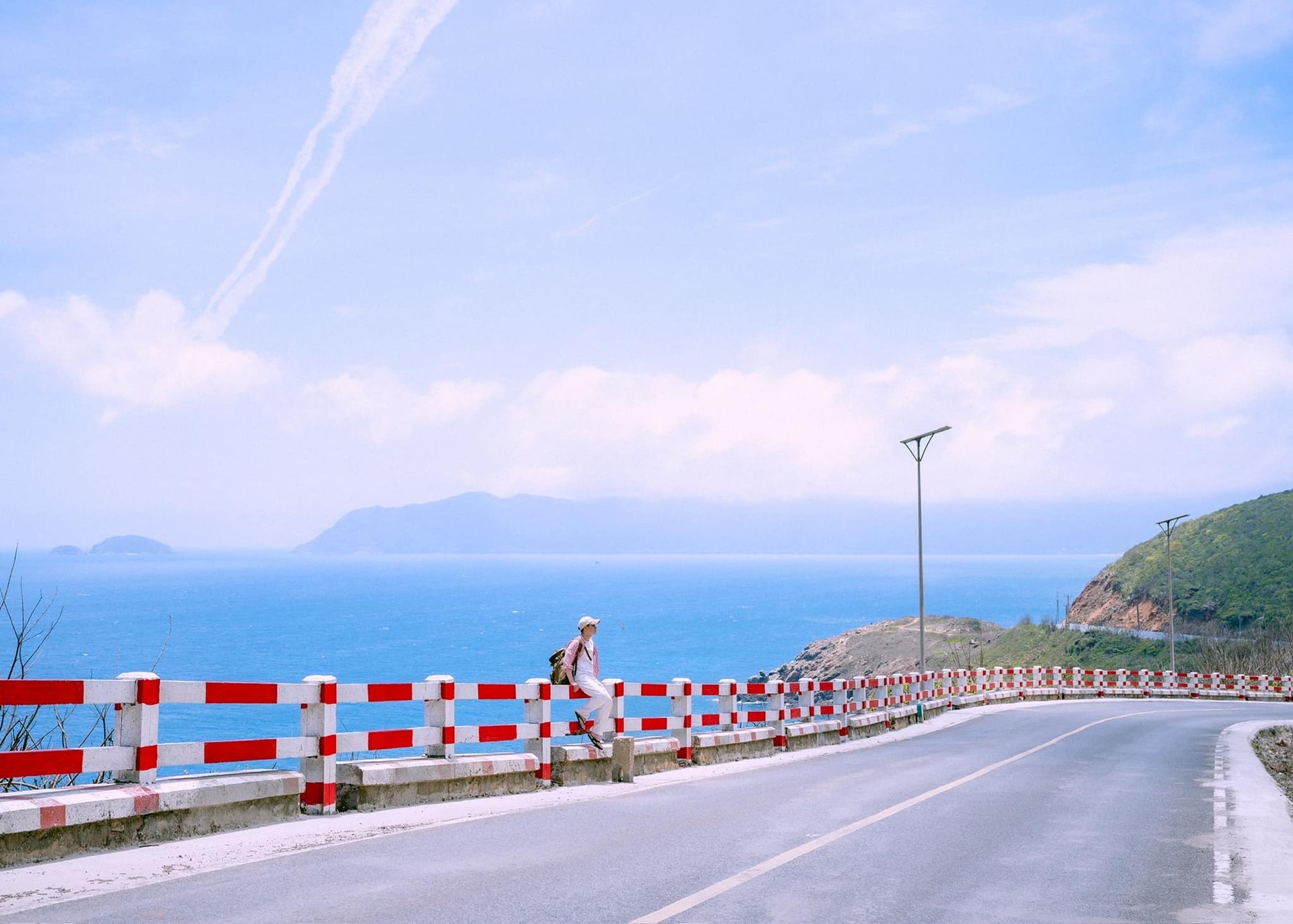 Đoạn đường từ bãi Đầm Trầu về thị trấn. (Ảnh: Phạm Trọng Nghĩa)
