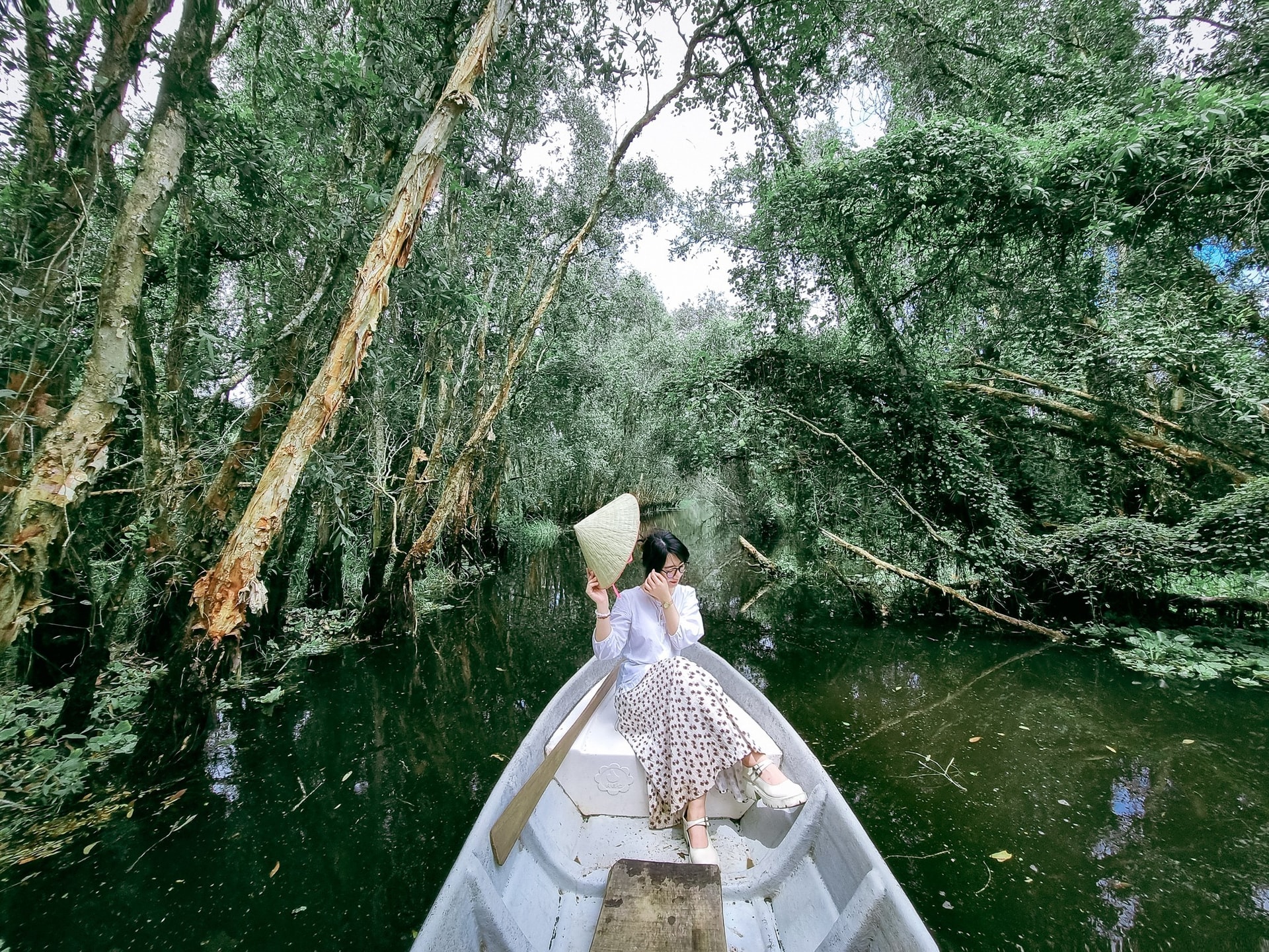 Muốn thay đổi không khí, tìm chút bình yên thì làng nổi Tân Lập là lựa chọn không nên bỏ qua. (Ảnh: Trần Đinh Khánh Linh)