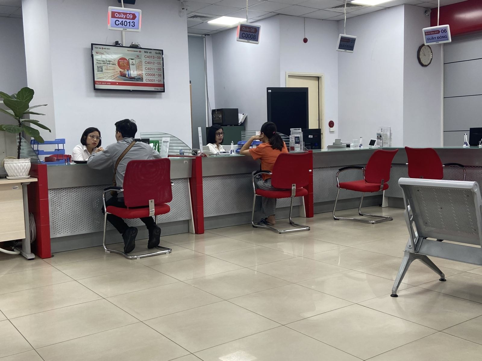 Ngân hàng đối mặt thách thức lợi nhuận vì chính sách thuế quan