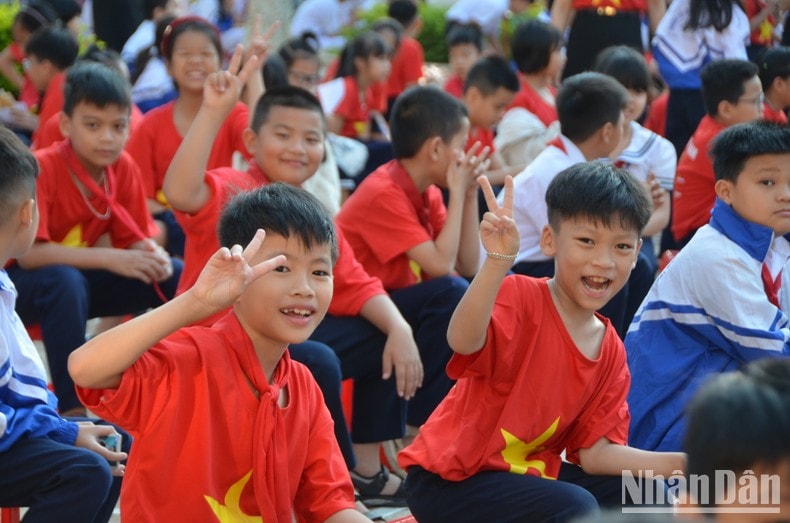 Phố núi Pleiku: Trường học rộn ràng ngày lễ thống nhất non sông ảnh 2