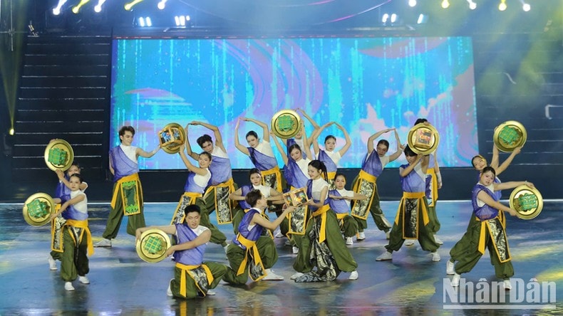 Sôi động đêm Chung kết Dalat Best Dance Crew 2025 ảnh 1