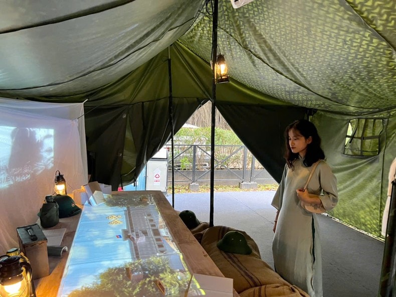 [Ảnh] Hàng nghìn người xếp hàng nhận phụ san 30/4 của Báo Nhân Dân trong ngày đặc biệt ảnh 5
