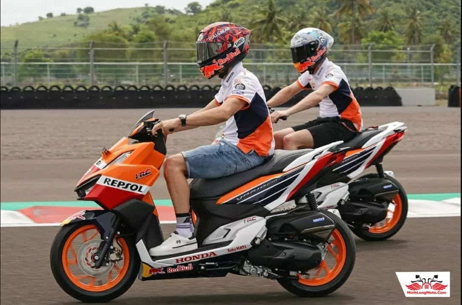 Honda Vario 160 Repsol Edition/ Ảnh: S.T vario-160-repsol-3-1.jpg
